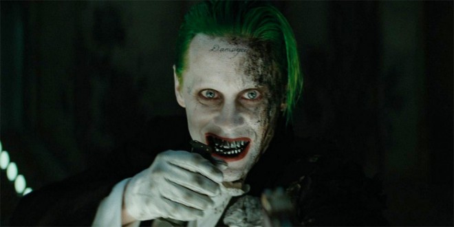 Ikke underligt, at Jokeren har metaltænder!