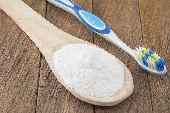 Add baking soda to toothpaste (Photo: Shutterstock)