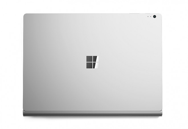 Novi Microsoft Surface Book je s 16 urami avtonomije prvi pravi prenosnik.