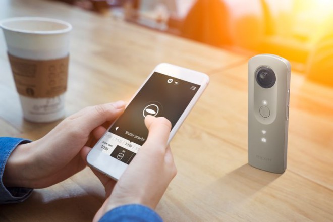 The Ricoh Theta SC miniature camera enables instant sharing of content on social networks.