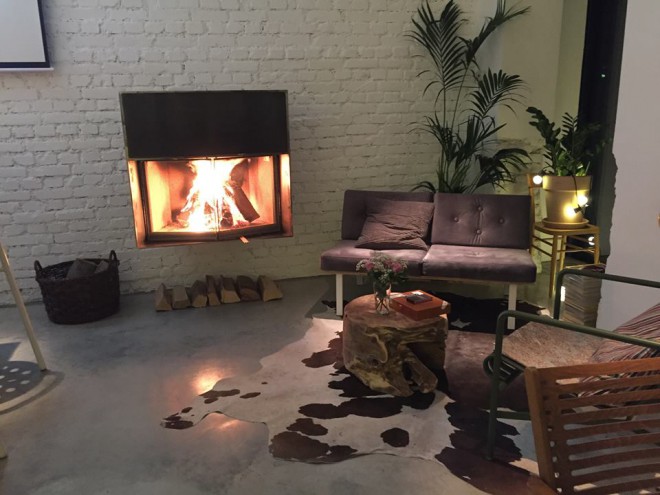 A fireplace adds a lot to the homeliness of Boschtiz.