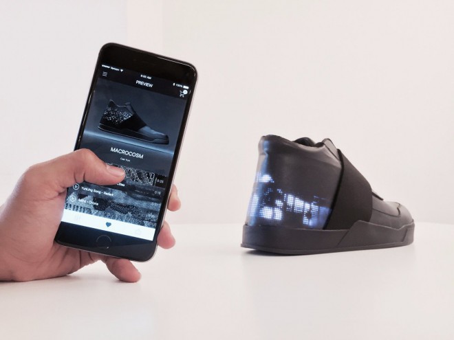 您可以借助智能手机更改 Vixole 运动鞋的内容。