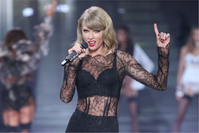 Taylor Swift je opäť číslom jeden medzi zarábajúcimi ženami.