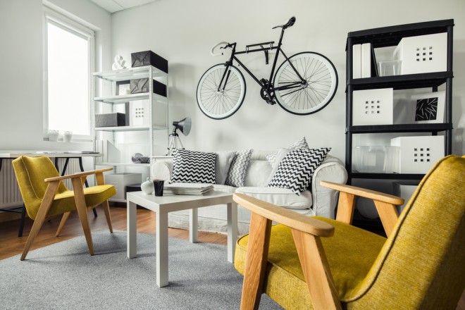 Morda pa je lahko tista velika prosta stena odličen prostor za vaše kolo (Foto: Shutterstock)