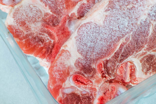When thawing, the meat loses its quality and changes its texture. Photo: Shutterstock