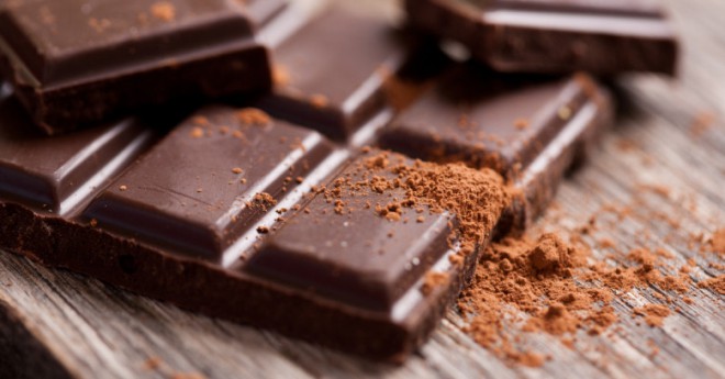 الشوكولاتة لها تأثير مفيد على مشاكل الدورة الشهرية