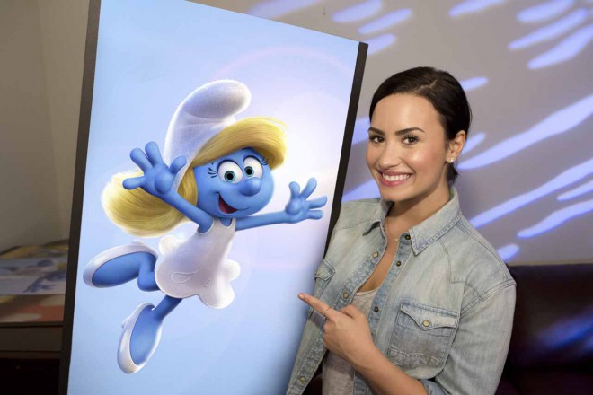 Demi Lovato como Smurfette.
