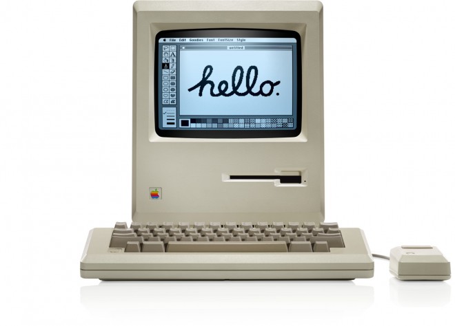老式的麦金塔电脑。