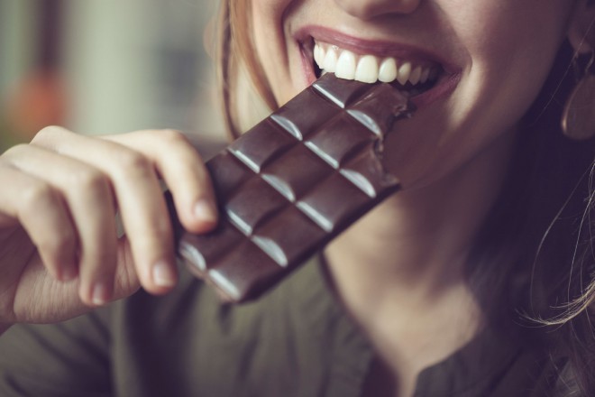 チョコレートを食べることで高額な報酬が得られるなんて想像できますか?