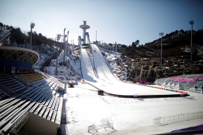 Pyongyang acogerá aquí la competición de saltadores de esquí estos días.