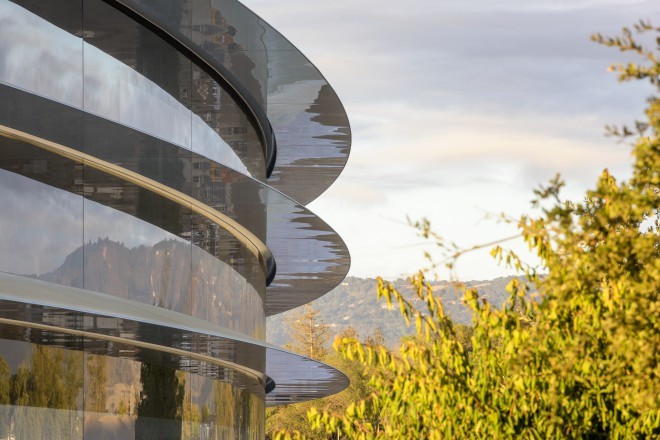 De nye Apple-lokaler begynder at modtage de første medarbejdere i april 2017.