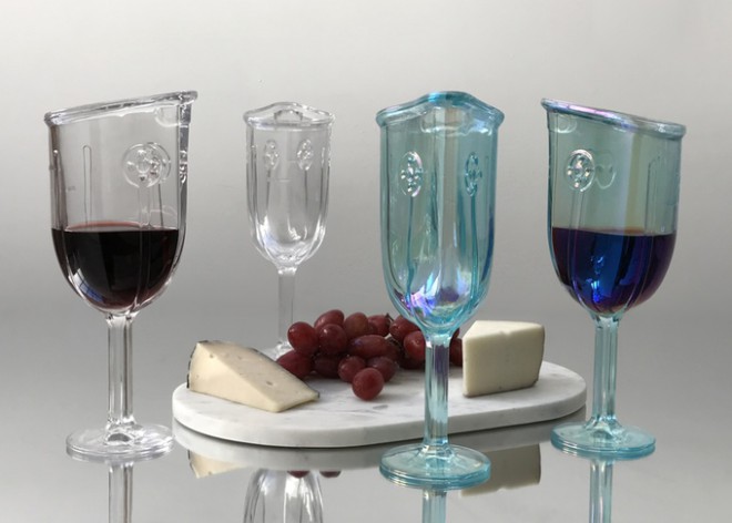 Wine Glass Mask -viinilasi tarjoaa täysin uudenlaisen viininjuontikokemuksen.