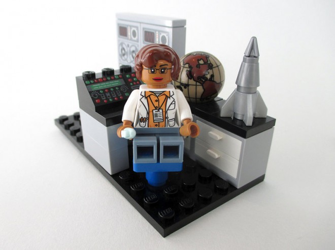 Katherine Johnson kot figurica Lego.