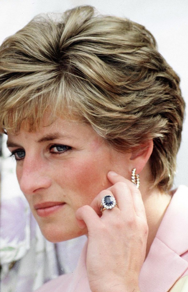 Diana si zásnubní prsten vybrala přímo z katalogu. 