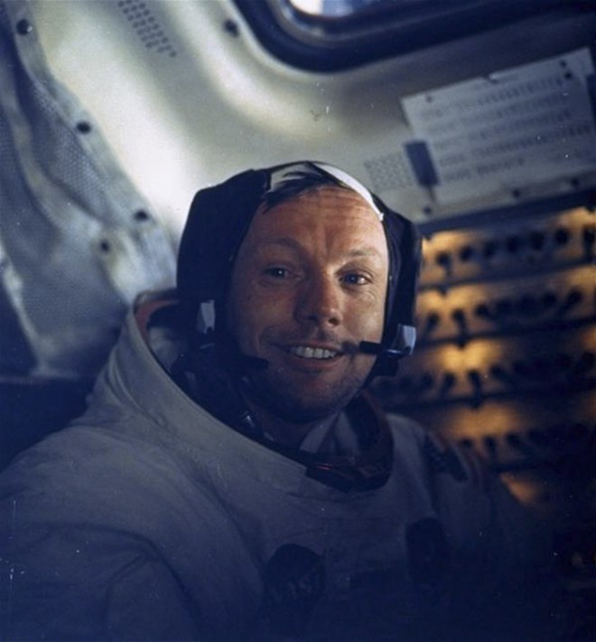 Neil Armstrong je tega selfija posnel že leta 1969.