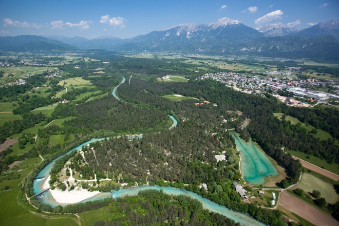 Das Naturschwimmbad im Campingplatz Šobec sorgt für angenehme Abkühlung. 