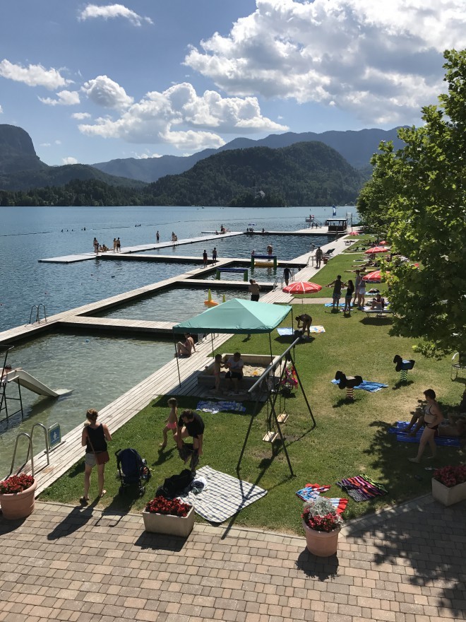 Naturbade i Slovenien: Slotsbad i Bled