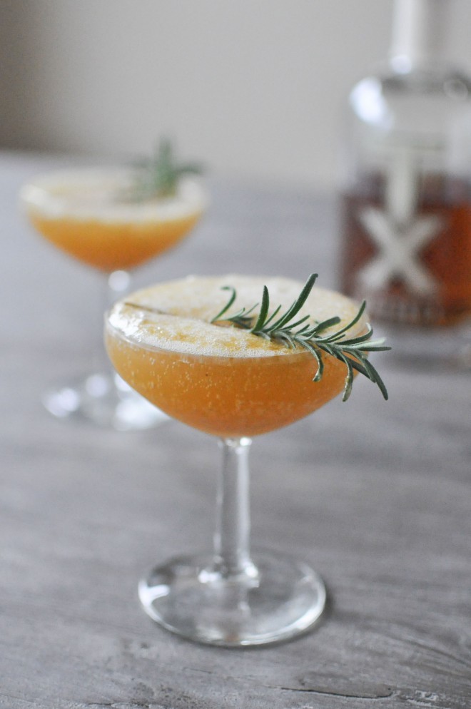 Harvest Sparkle Cocktail (Photo via: Fed and Fit)
