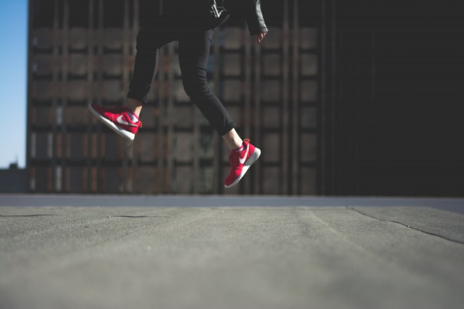 Navadni tekaški čevlji so dober približek zdravih čevljev