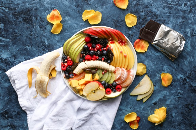 S sadjem se lahko izognete hranjenju z nezdravimi prigrizki.
