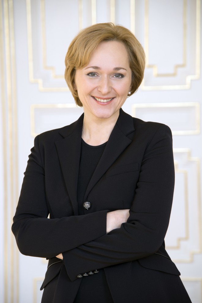 DR. Barbara Jakiová