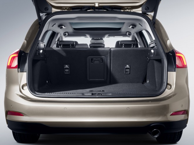 Ford Focus Titanium trunk