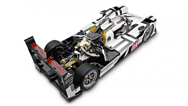 Hybridný model auta Porsche Le Mans 919