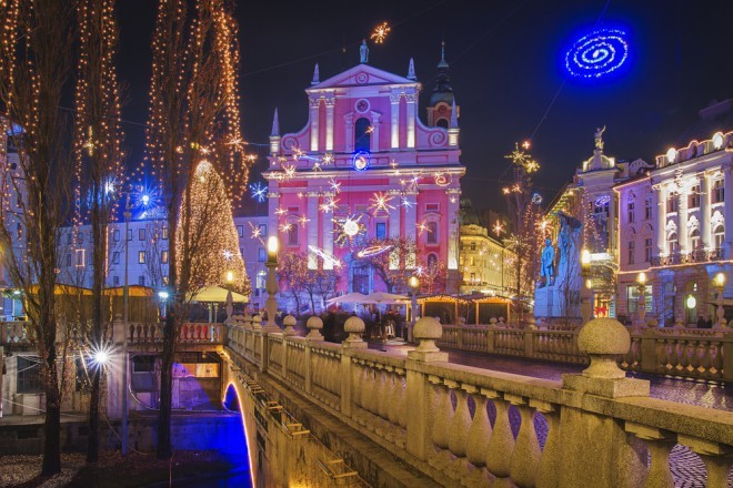 2018 年のリュブリャナのお祭りイルミネーションの点灯は 11 月 30 日に行われます。 