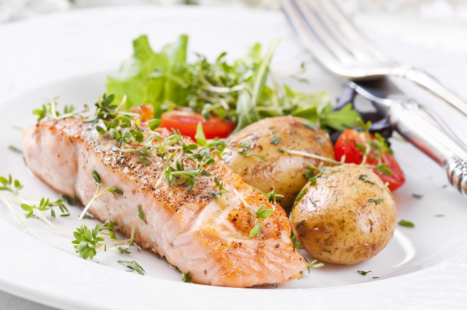 Salmon fillet with potatoes