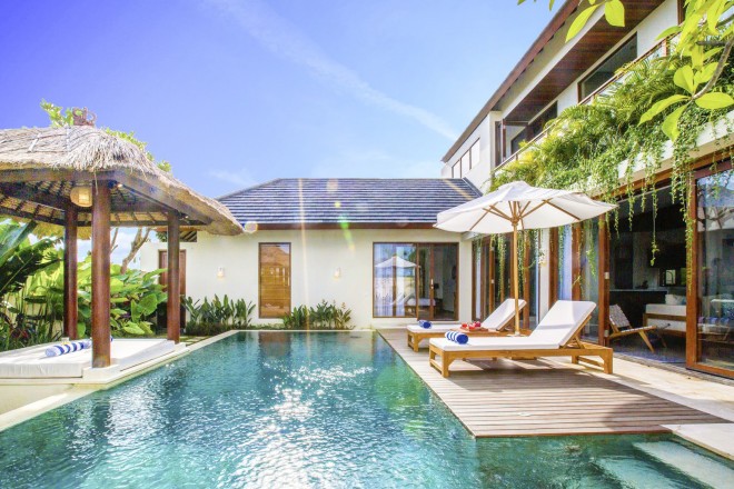 Luxury accommodation in Bali, which you can find on Airbnb and will cost you 123 euros per night.
