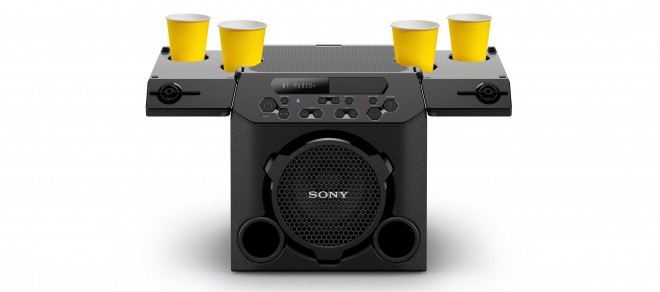 Sony GTK-PG 10 har fyra drinköppningar på topppanelen.