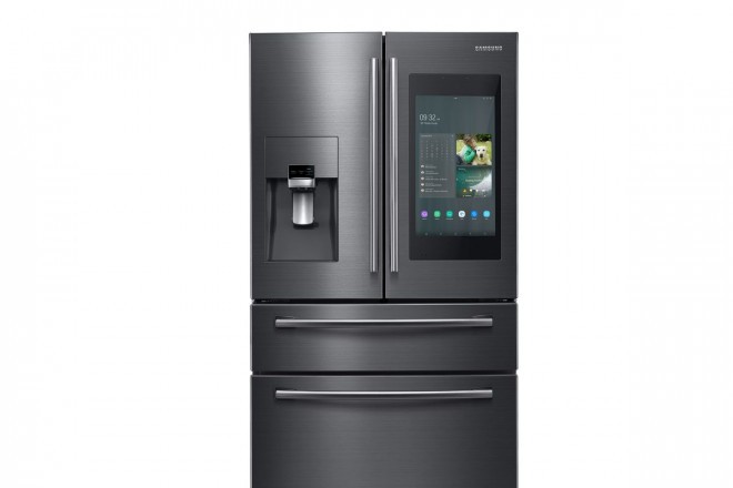pametni hladilnik Samsung Family Hub 4.0 bo zdaj sporočil aplikaciji, da niso zaprta vrata.