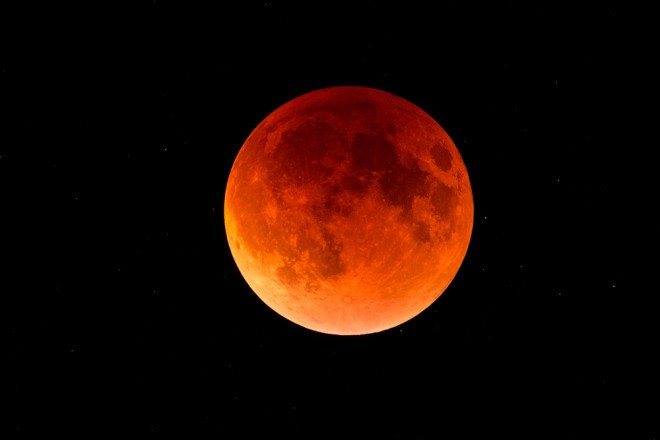 21. januarja bo ponekod viden popoln Lunin mrk, ta pa bo dobila rdečkasto barvo.