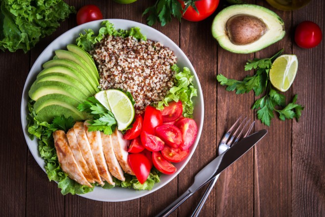 Le déjeuner doit être composé de légumes, de fibres et de protéines.