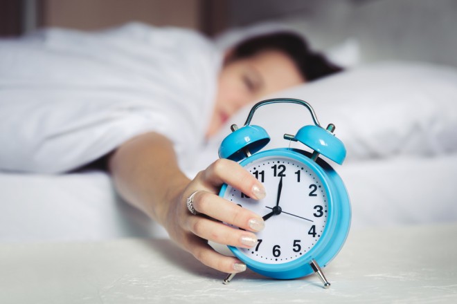 People who snooze the alarm are said to become more creative and independent.