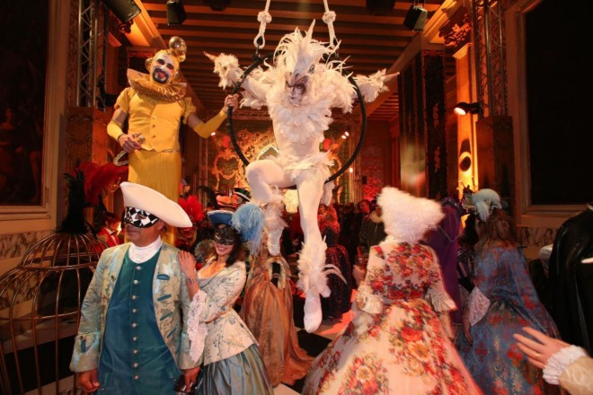 Uradna karnevalska večerja in ples, za katera boste letos odšteli 500 evrov. 