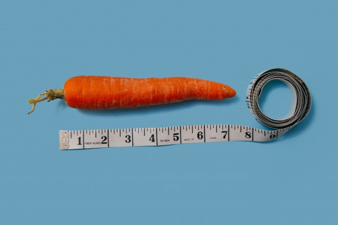 Du kan mäta penis med ett vanligt måttband. 