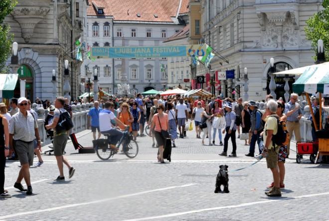 Dogajanje na lanski poletni izdaji dogodka Ljubljanska vinska pot.