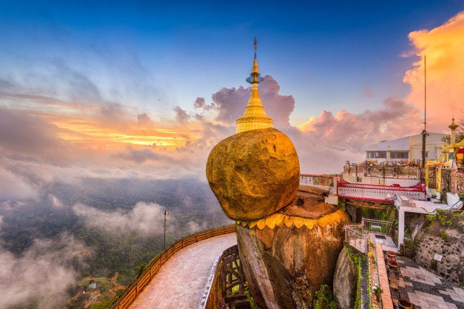 Goldener Felsen in Myanmar