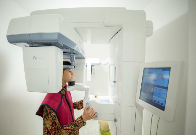 Rentgensko slikanje z digitalnim rentgenskim aparatom – dobra diagnostika je temelj uspešnega zdravljenja.