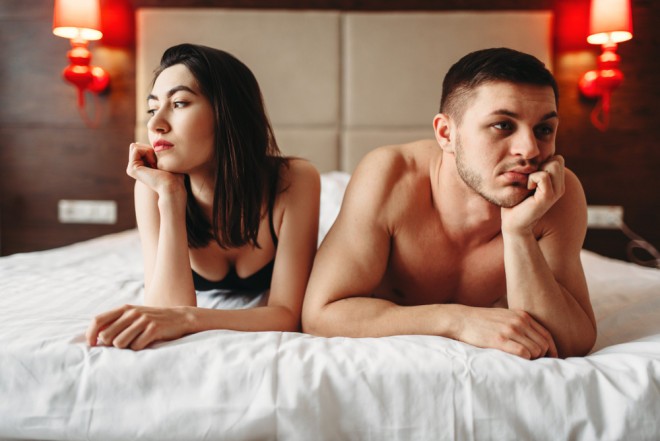 Män förnekar oftast att de är otrogna mot sin partner, medan kvinnor minskar antalet sexpartners. 