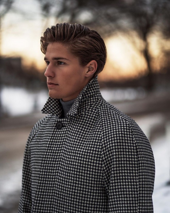 Plaid coat (photo: IG @sirofsweden)