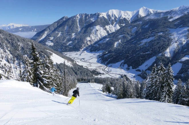 Skier au Riesneralm