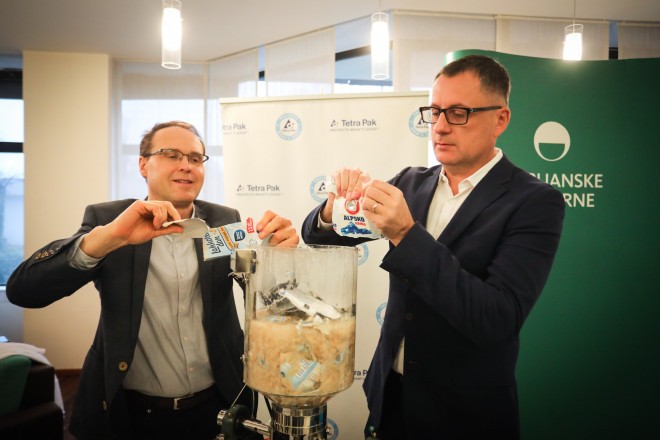Ljubljanske mlekarne blev det första slovenska företaget att stänga den interna materialslingan för Tetra Pak-förpackningar.