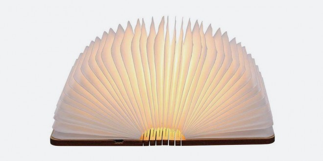 Lampa i form av en bok Tomshine