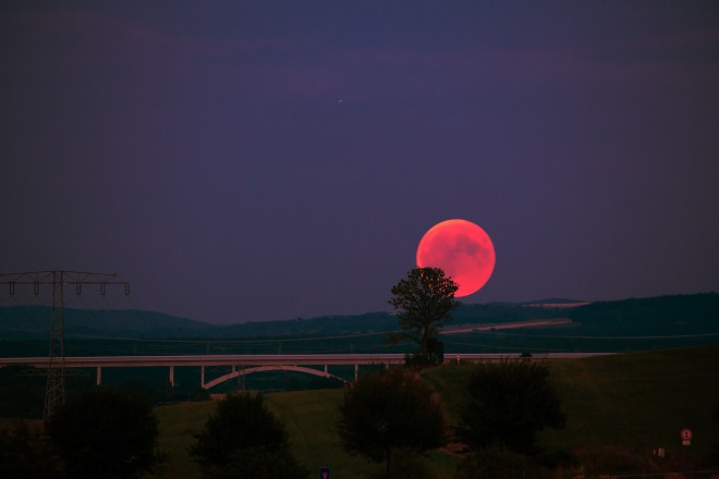 Fullmåner i 2020 inkluderer den rosa månen, som vil være på himmelen 8. april.