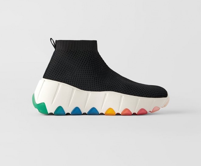 Sock-style sneakers / Zara