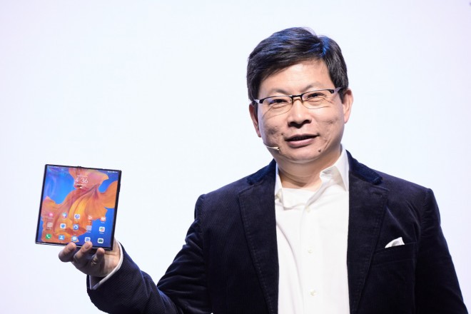 Direktor Huaweija Richard Yu na predstavitvi pametnega telefona Huawei Mate Xs