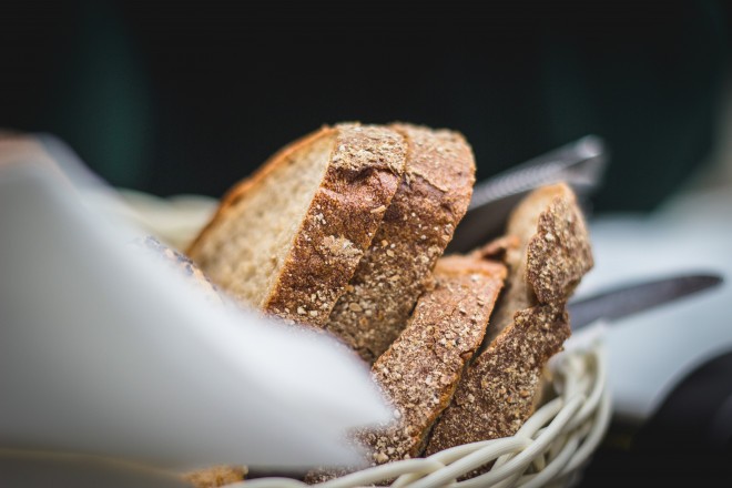 Ne bacajte tvrdi kruh u smeće, već ga omekšajte uz ovaj trik!