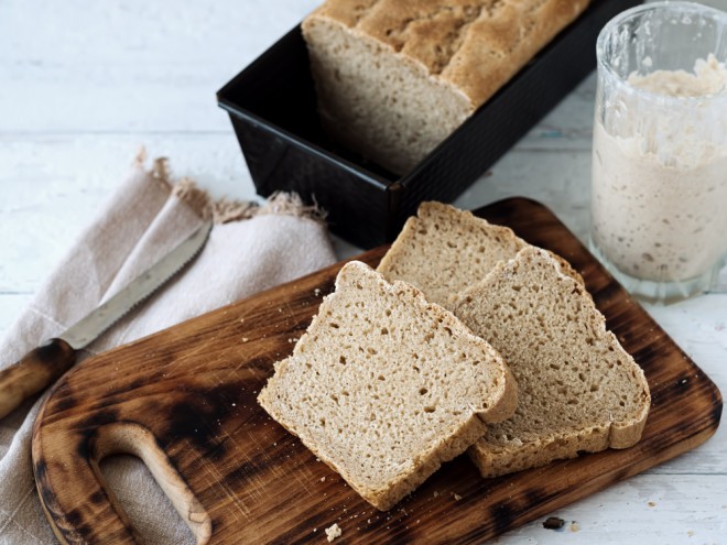 Make bread from homemade yeast.